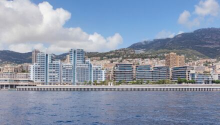 petrini exclusive real estate2026 vue sur les immeubles de luxe du front de mer de monaco