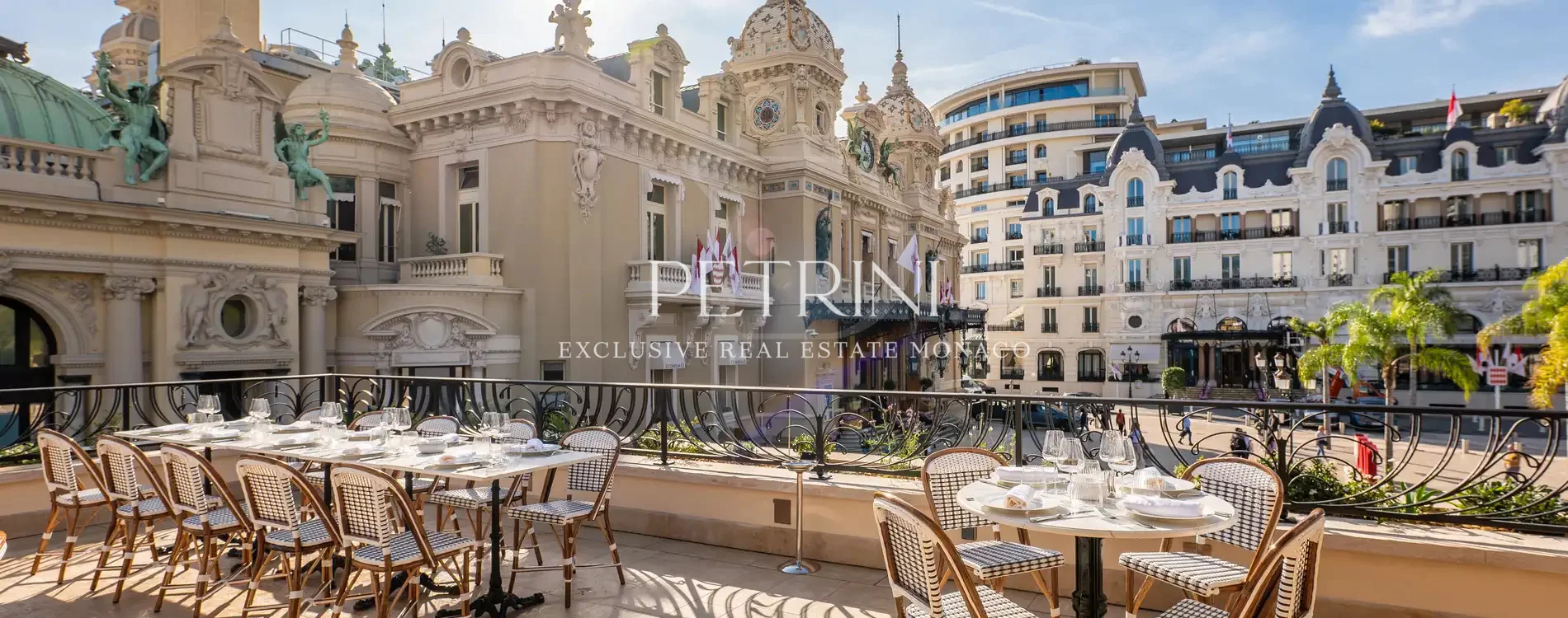 Терраса Café de Paris Монте-Карло напротив Казино Монте-Карло в Монако