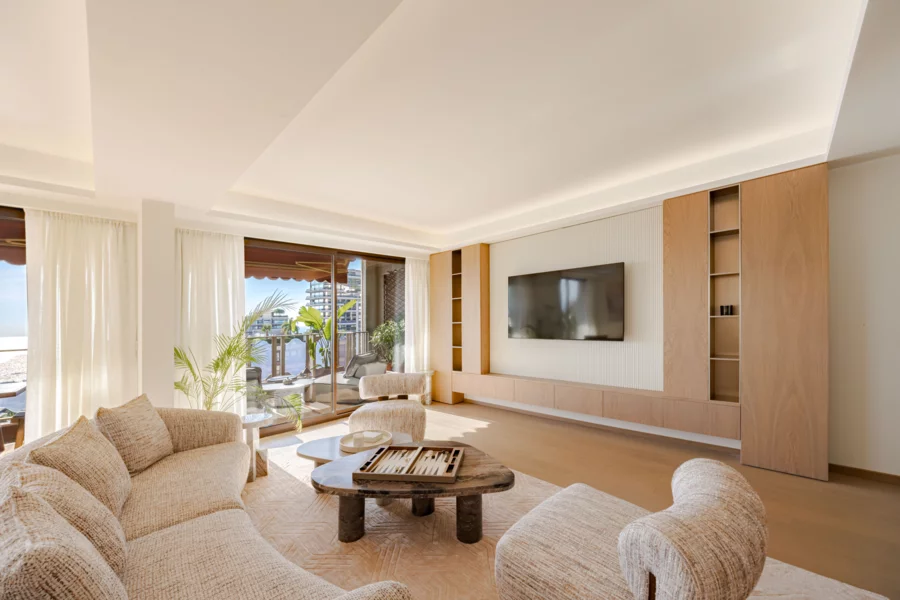 Vue sur les immeubles de Monaco, marché immobilier et confidentialité des transactions en Principauté