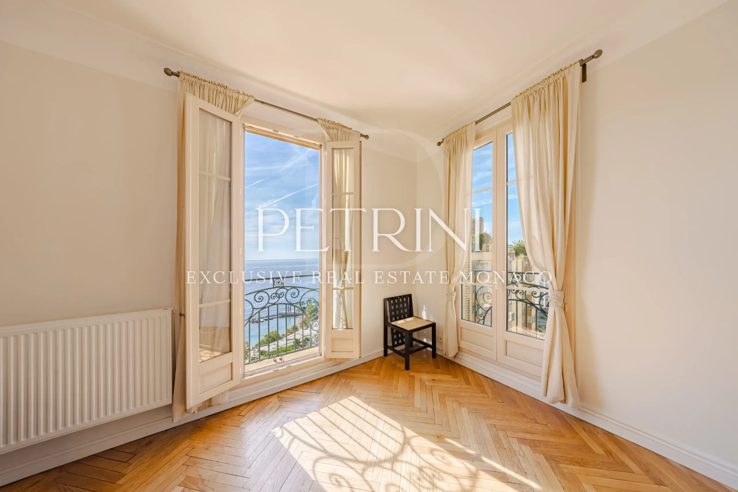 Bright 3-room apartment to renovate on a high floor, a stone's throw from Larvotto